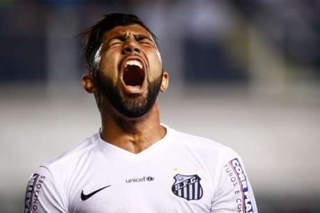 Gabigol acertou novo contrato com o Santos até 2021