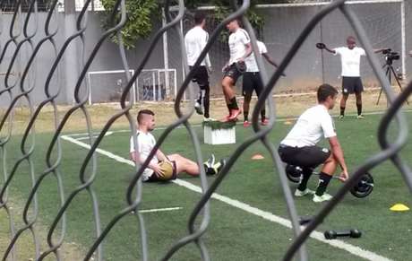 Jean Chera em seu primeiro treino após volta ao Santos