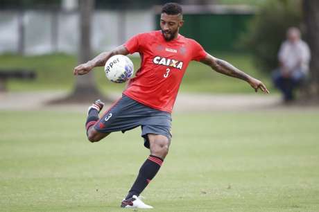 
                        
                        
                    César chegou ao Flamengo em meados do ano passado, emprestado pelo Benfica (Gilvan de Souza /Flamengo)