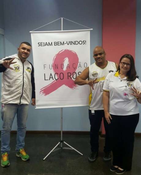 LANCE! Torcedores doaram material (Reprodução)