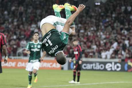 RELEMBRAR É VIVER: No ano do ênea, Palmeiras venceu o Athletico-PR por 1 a 0 com gol de Vitor Hugo, na Arena da Baixada