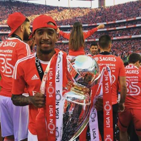 Após um animador começo, Talisca não teve muitas oportunidades em 15/16 (Foto: Divulgação / Benfica) Após um animador começo, Talisca não teve muitas oportunidades em 15/16 (Foto: Divulgação / Benfica)
