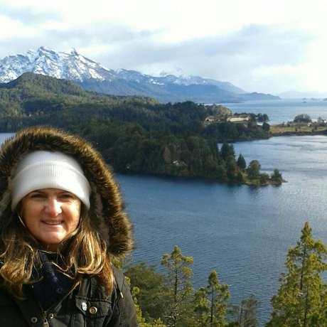 Ana, que ama viajar, colocou o pé na estrada desde que ficou solteira Ana, que ama viajar, colocou o pé na estrada desde que ficou solteira