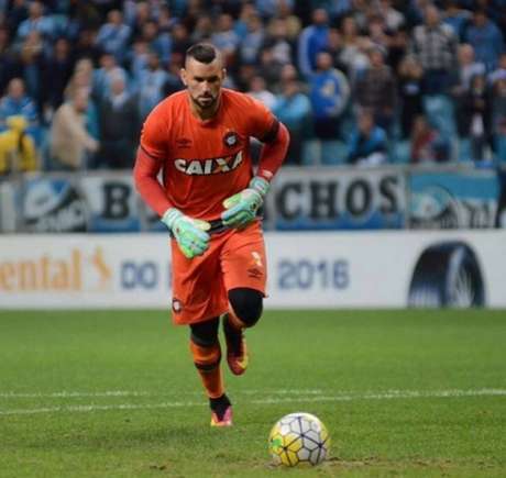 De Heroi A Vilao Weverton Se Exime De Culpa Por Penalti Perdido Contra Gremio