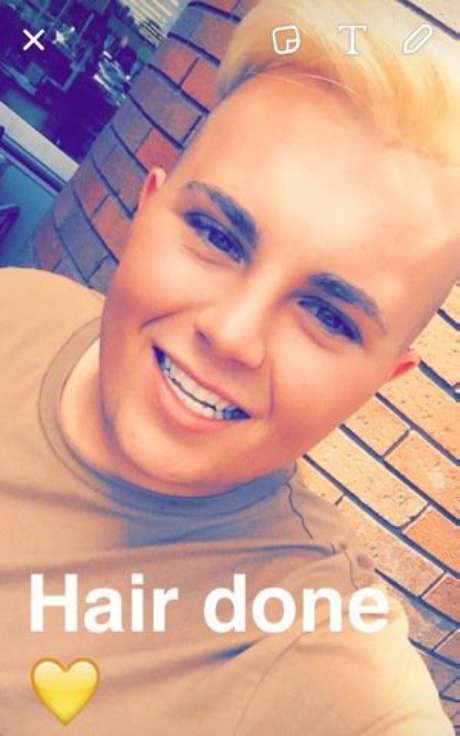 Johnson contou que muda o penteado frequentemente Johnson contou que muda o penteado frequentemente