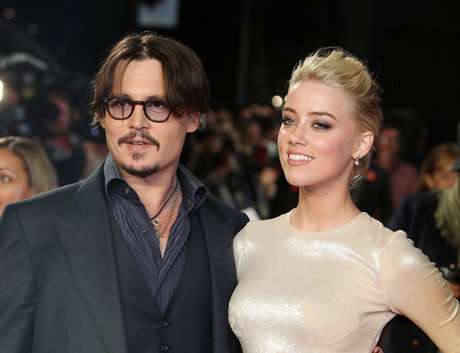 Angelina Jolie busca consuelo en los brazos de Johnny Depp