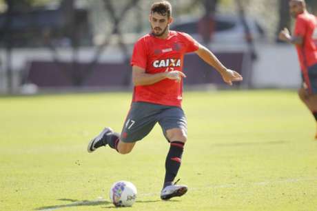 Vizeu elogia companheiro de quarto Paulo Victor: "É um paizão, me ajuda"