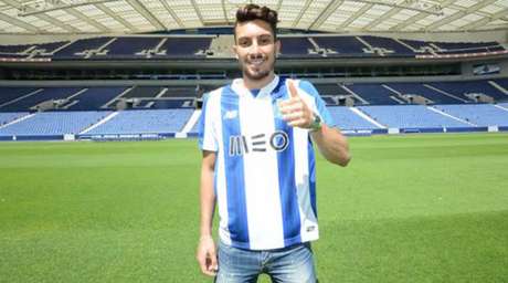 Alex Telles chegou ao Porto no início desta temporada (Foto: Divulgação) Alex Telles chegou ao Porto no início desta temporada (Foto: Divulgação)