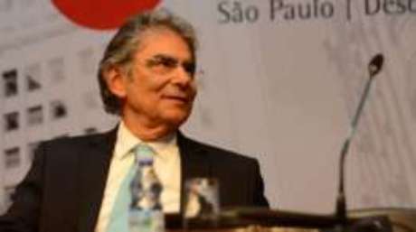 Para o ex-presidente do STF Ayres Britto, seria exagero falar em crise entre os Poderes