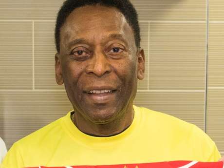 Pelé não está mais conseguindo andar, segundo a coluna 'Gente Boa' do jornal 'O Globo' deste domingo, 30 de outubro de 2016