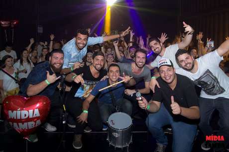 O grupo Mídia Samba traz no repertório somente clássicos do samba e do pagode dos anos 90 O grupo Mídia Samba traz no repertório somente clássicos do samba e do pagode dos anos 90
