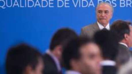 Para ultrapassar a crise econômica, Temer propôs plano controverso de controle dos gastos públicos