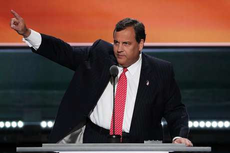 Christie foi substituído do cargo de chefia da equipe de transição de Trump