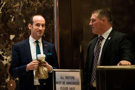 Miller foi nomeado diretor de políticas nacionais na equipe de transição de Trump