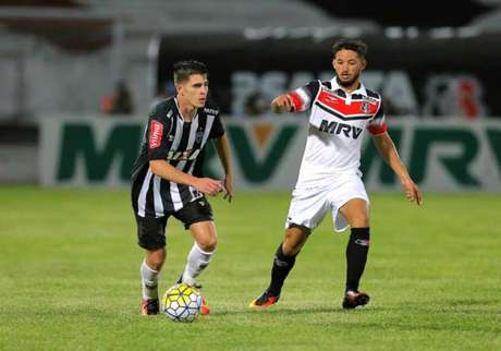 LANCE! Atlético não teve uma boa noite e sofreu para empatar no Arruda (Foto: Carlos Ezequiel Vannoni/Eleven/Lancepress!)