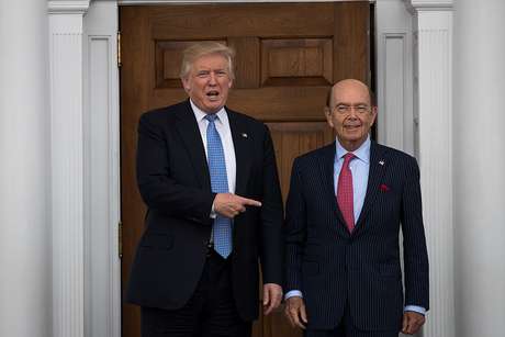 Ross é um investidor que se destacou pelos lucro reportados em operações para comprar e reestruturar empresas quebradas do setor manufatureiro e do aço, entre outros.