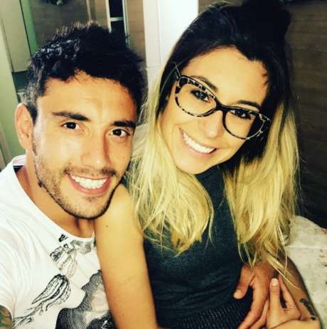 Allan Ruschel ao lado da noiva; jogador foi extubado e não se lembra da queda (Foto: Divulgação) Allan Ruschel ao lado da noiva; jogador foi extubado e não se lembra da queda (Foto: Divulgação)