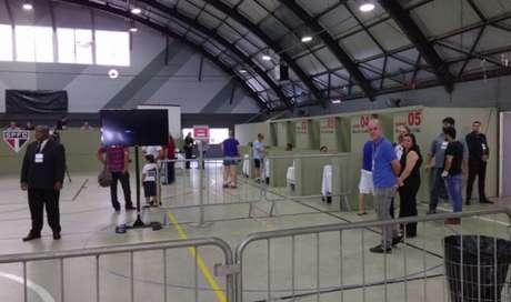 Morumbi recebeu poucas pessoas para votação neste sábado (Foto: Marcio Porto) Morumbi recebeu poucas pessoas para votação neste sábado (Foto: Marcio Porto)