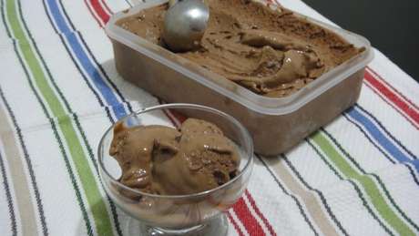 Receita de Sorvete de bolacha de chocolate. Enviada por Thiago Henrique Melo e demora apenas 240 minutos.