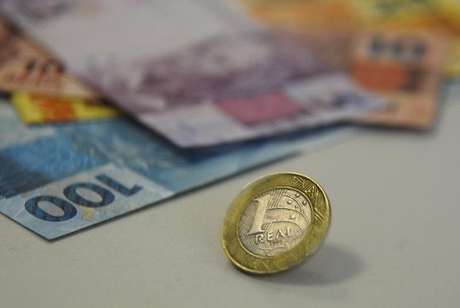 O percentual de fam�lias que n�o ter�o condi��es de pagar suas contas ou d�vidas chegou a 9,7% em abril. A taxa � inferior aos 9,9% de mar�o, mas superior aos 8,2% de abril de 2016, segundo a pesquisa.