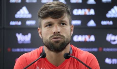 Diego foi multado por ter optado por não sobrar o bafômetro na Lei Seca(Foto: Gilvan de Souza/Flamengo) Diego foi multado por ter optado por não sobrar o bafômetro na Lei Seca(Foto: Gilvan de Souza/Flamengo)