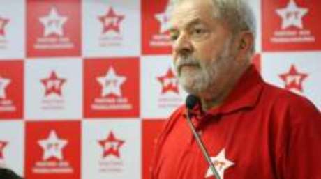 Lula nega a prática de crimes e diz ser perseguido