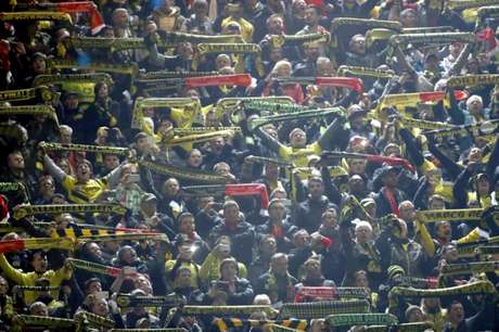 Torcidas cantaram juntas na Liga Europa (Foto: ODD ANDERSEN/AFP) Torcidas cantaram juntas na Liga Europa (Foto: ODD ANDERSEN/AFP)