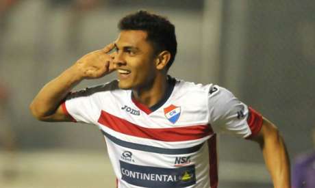 Christian Colmán tem apenas 22 anos e marcou 11 gols na última temporada (Foto: AFP) Christian Colmán tem apenas 22 anos e marcou 11 gols na última temporada (Foto: AFP)