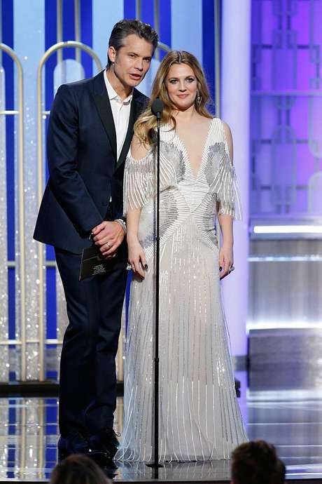 Getty Images Drew Barrymore y el actor Timothy Olyphant protagonizan la serie original de Netflix 'Santa Clarita Diet'.