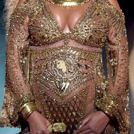 Getty Images El detalle en el vestido de Beyoncé en los Grammy que nadie -o pocos- había notado.