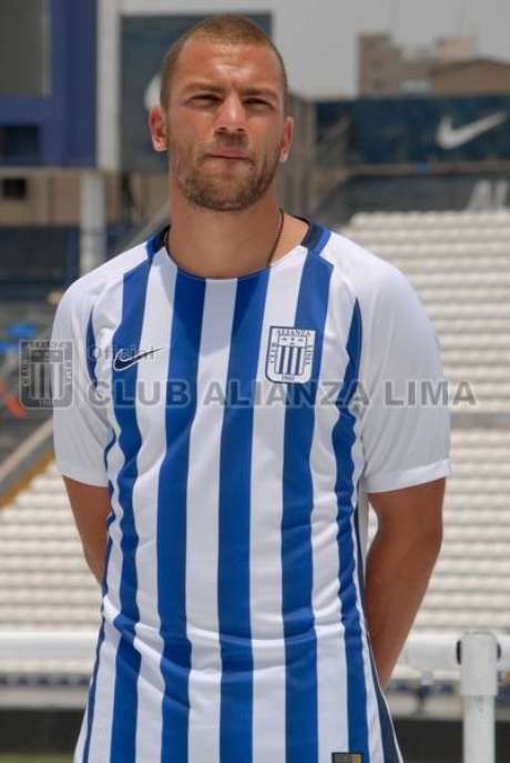 Facebook Alianza Lima Aurelio Gonzales Vigil busca seguir en Alianza Lima los pasos de su hermano, Juan Diego, goleador íntimo en la campaña 2005.