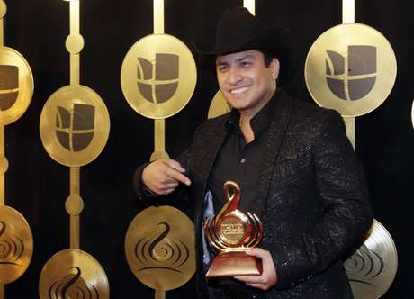 premios lo nuestro 2017 la lista completa de los nominados la uni 243 n lista completa de ganadores premio lo nuestro 2017 premios lo nuestro 2017 la lista completa de los nominados la uni 243 n lista completa de ganadores premio lo nuestro 2017