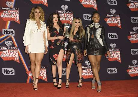 Fifth Harmony en la alfombra roja de los iHeartRadio Music Awards 2017.