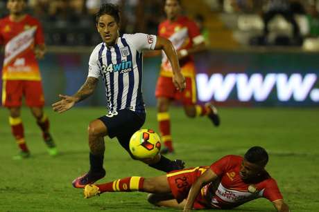 Andina Bengoechea ha experimentado con Hohberg como delantero en Alianza Lima.
