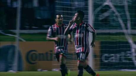 Cueva marcou o gol de empate do Tricolor e confirmou a classificação à próxima fase (Foto: Frame/Premiere) Cueva marcou o gol de empate do Tricolor e confirmou a classificação à próxima fase (Foto: Frame/Premiere)
