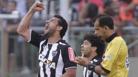 Com belos gols, dupla atleticana mudou a partida no segundo tempo (Foto: Thomas Santos/AGIF)