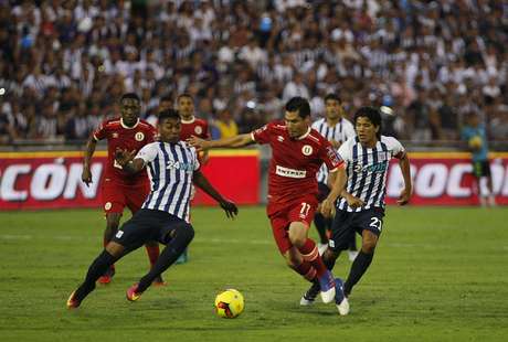 Andina Alianza Lima venció 2-0 a Universitario en la primera ronda del Torneo de Verano