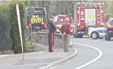 A bomba explodiu próximo ao ônibus do Borussia Dortmund quando a equipe estava a caminho do estádio Signal Iruna Park.