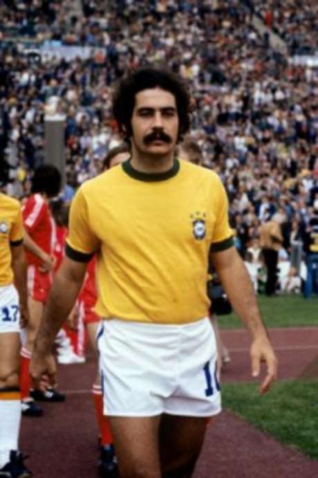 Rivellino defendeu o Corinthians durante nove anos e foi campeão com a Seleção Brasileira em 1970 Rivellino defendeu o Corinthians durante nove anos e foi campeão com a Seleção Brasileira em 1970