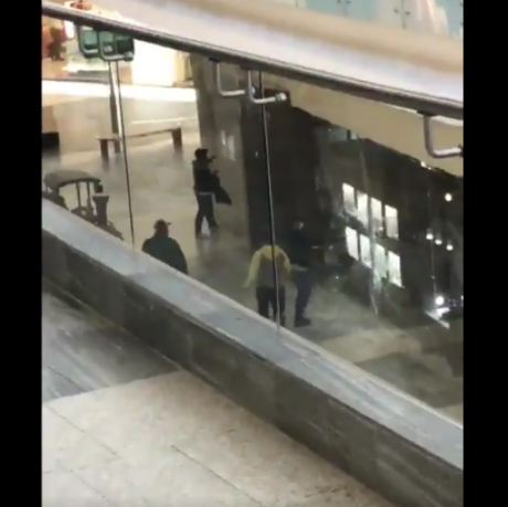 Asaltan joyería en interior de centro comercial de Durango