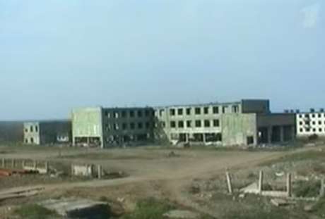 Vídeo mostra construção vazia em campo de testes na Rússia