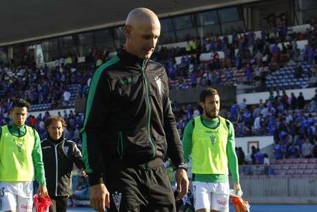 Wanderers confirmó salida de Eduardo Espinal como DT