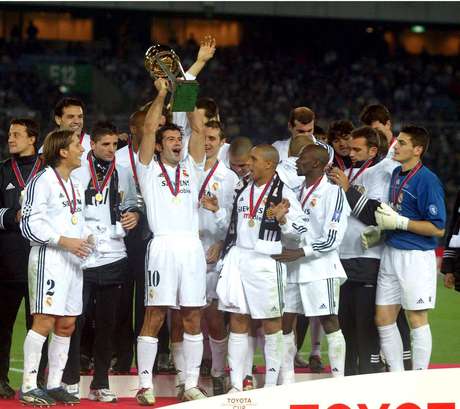Real Madrid "galáctico" venceu a edição em 2002 em decisão com o Olimpia, do Paraguai