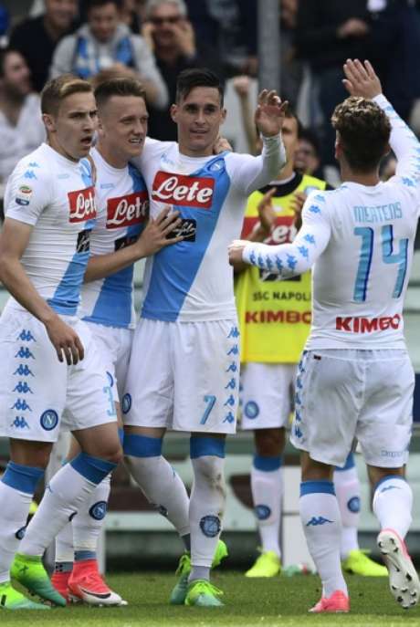 Terceiro colocado, o Napoli é o ataque mais positivo do Campeonato Italiano, com impressionantes 86 gols em 36 jogos. A média é de 2.3 gols por jogo