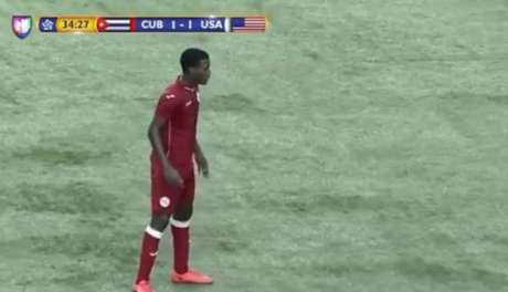 Imitó a Cristiano Ronaldo en tiro libre pero tuvo final inesperado — YouTube