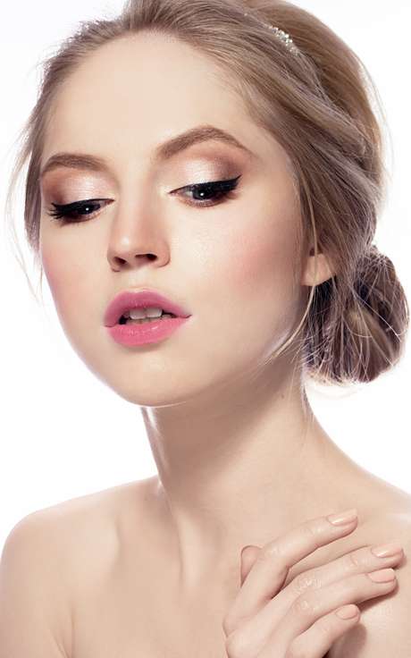Os acessórios são o diferencial neste penteado Os acessórios são o diferencial neste penteado