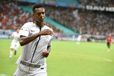 Com seu gol, Jô foi mais uma vez decisivo para o Corinthians
