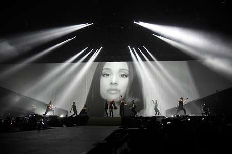 Katy Perry y Bruno Mars apoyaron a Ariana Grande — Atentado en Manchester