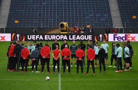 'Si pudiera, cambiaría las vidas de las víctimas por este trofeo': Mourinho