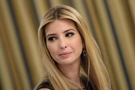 Confunde Ivanka a futbolista con santo
